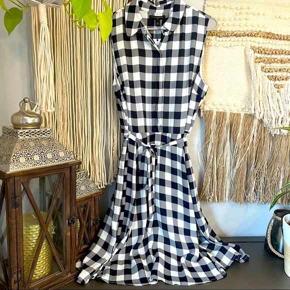 Banana Republic Dresses & Skirts - NWT Gingham Silk like Banana Republic Dress